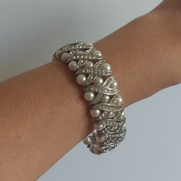 Jewelry - Silver Pearl Bracelet
